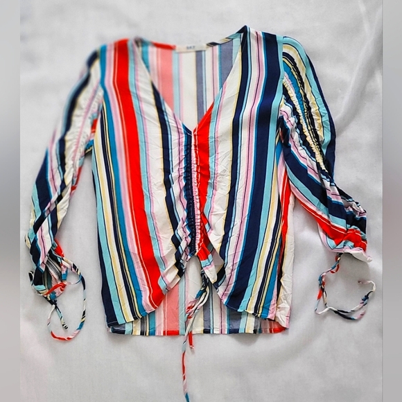 NWOT! V-Neck Multicolor Striped Bohemian Women's Tie Blouse Size Small - Picture 1 of 6